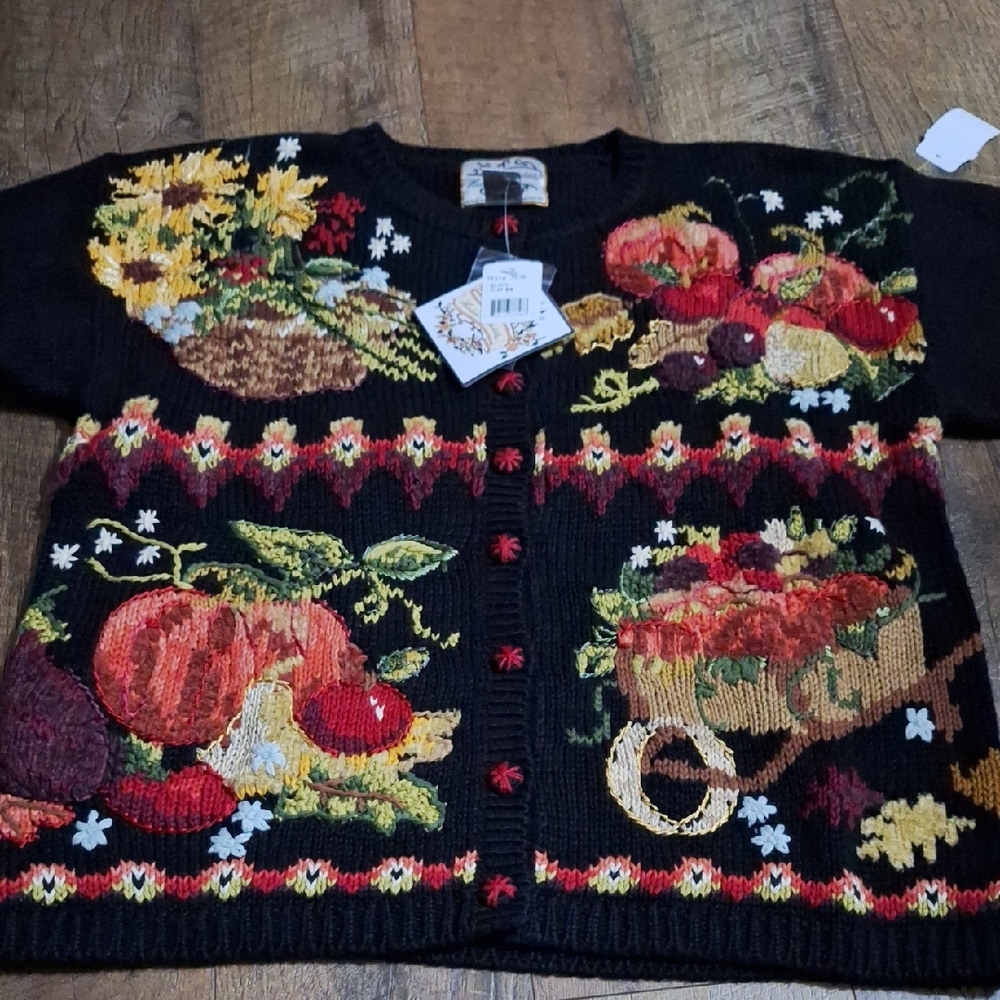 Heirloim Collectibles Vintage Cardigan